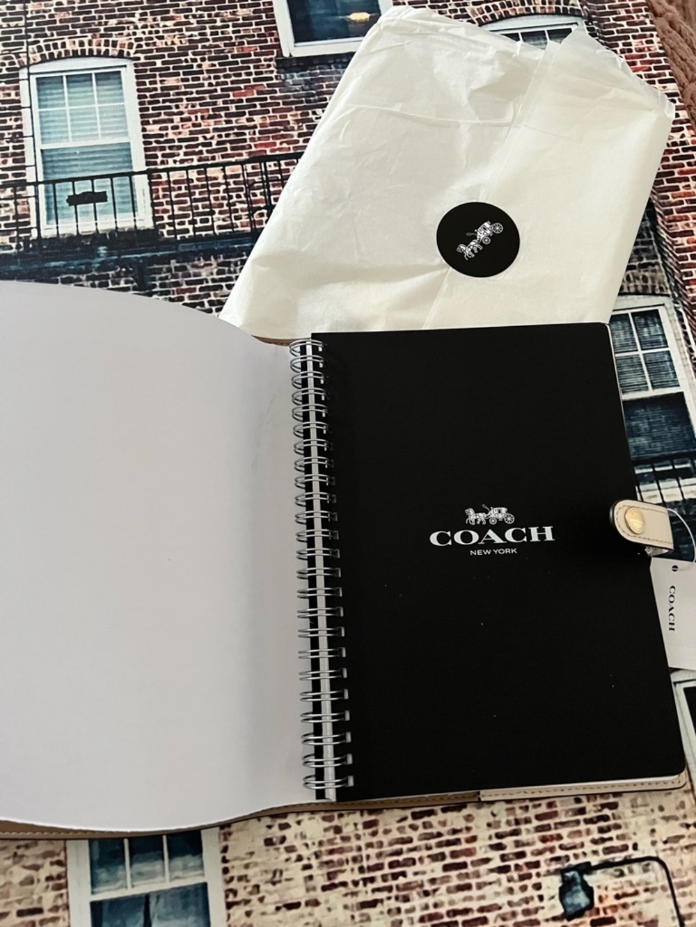 Coach White Signature Leather NOTEBOOK with Gold Snap NWT - Picture 3 of 3
